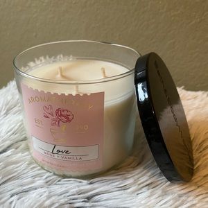 Bath and body works candle - Love